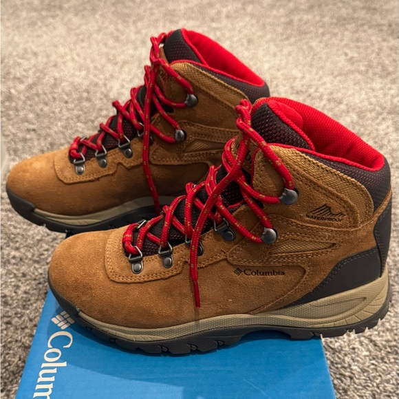 Columbia Women’s Newton Ridge Plus Waterproof Amped - Picture 2 of 5